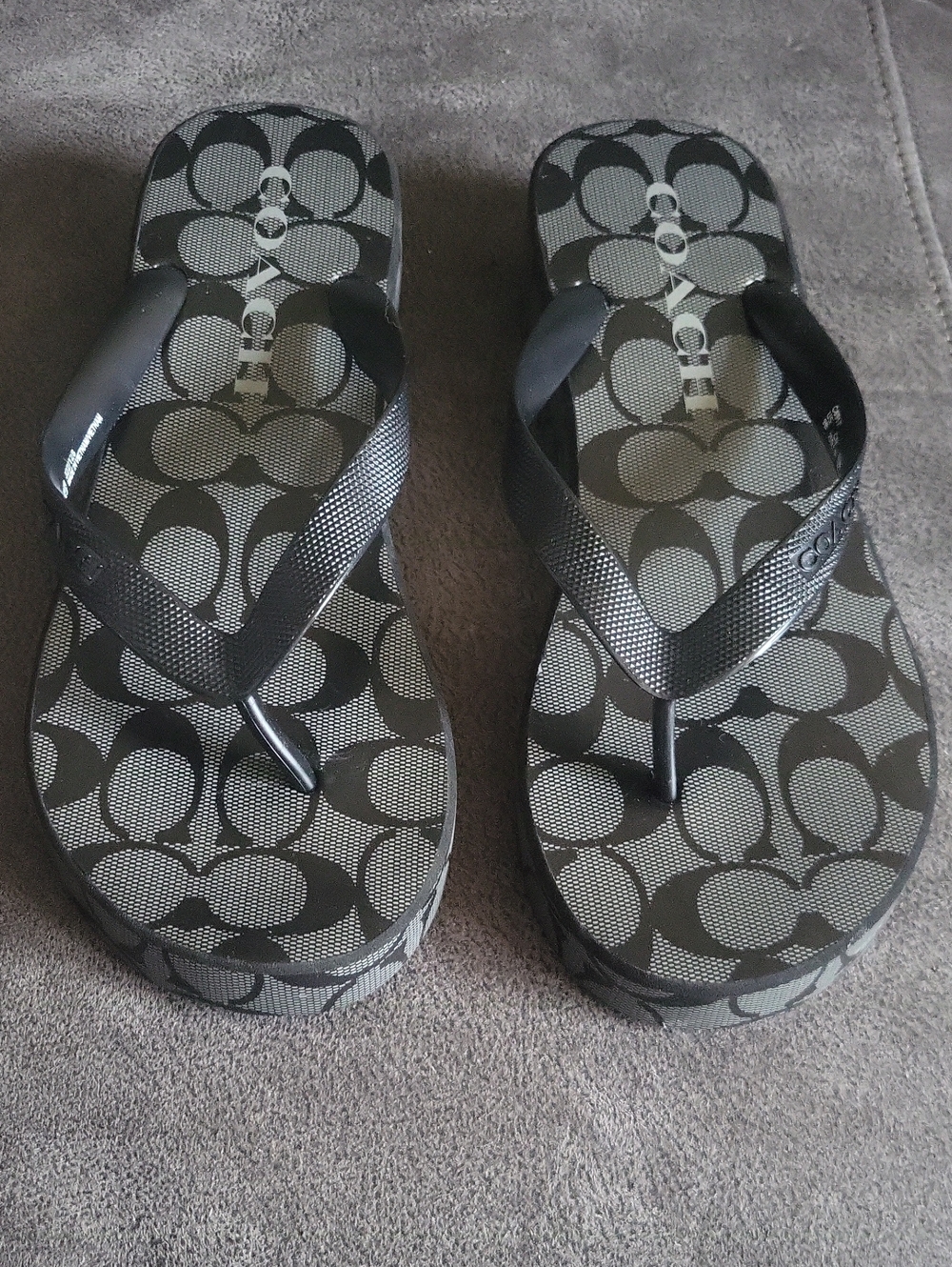 NWT🖤 Coach Signature Monogram Logo Black Wedge Flip-Flops! Size 9. 🐎 - Picture 5 of 9
